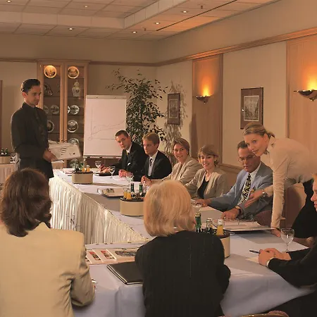 Steglitz International 4*