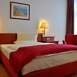 Steglitz International 4*