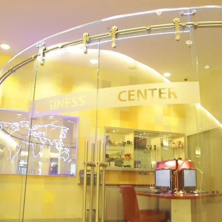 Steglitz International