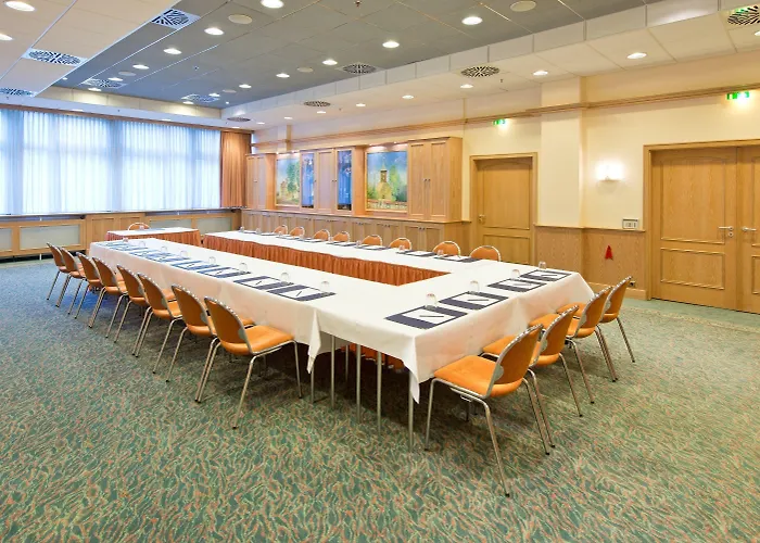 Steglitz International Hotel 4*