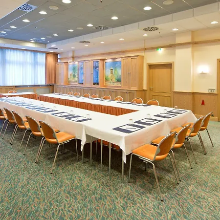 Steglitz International Hotel 4*