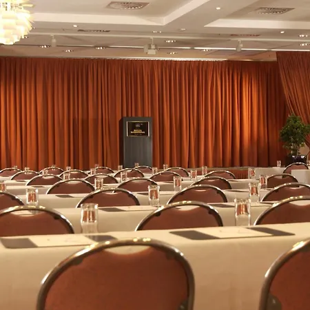 Steglitz International Hotel 4*