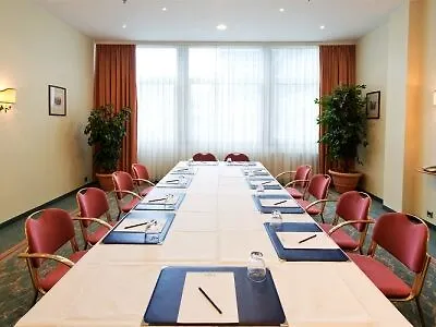 Steglitz International