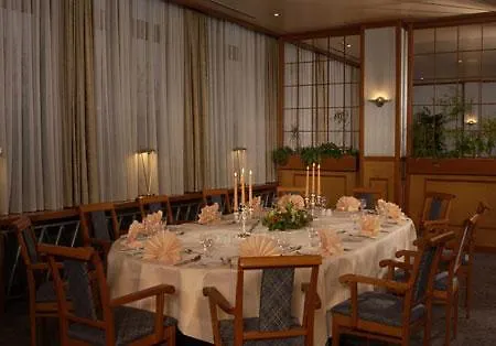 Steglitz International Hotel 4*