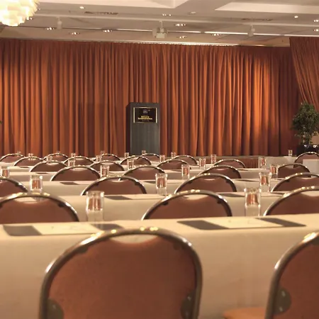 Steglitz International Hotel 4*
